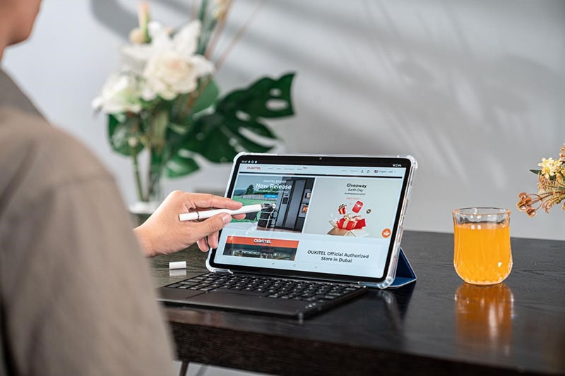 Rugged Tablets vs Consumer Tablets: What's the Difference?